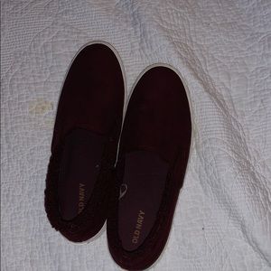 Maroon slip on